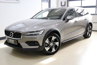 Volvo V60 Cross Country D4 AWD Pro Geartronic AHK/LED/STH/Teilleder/Pilot Assist/uvm bei Auto ROC in 